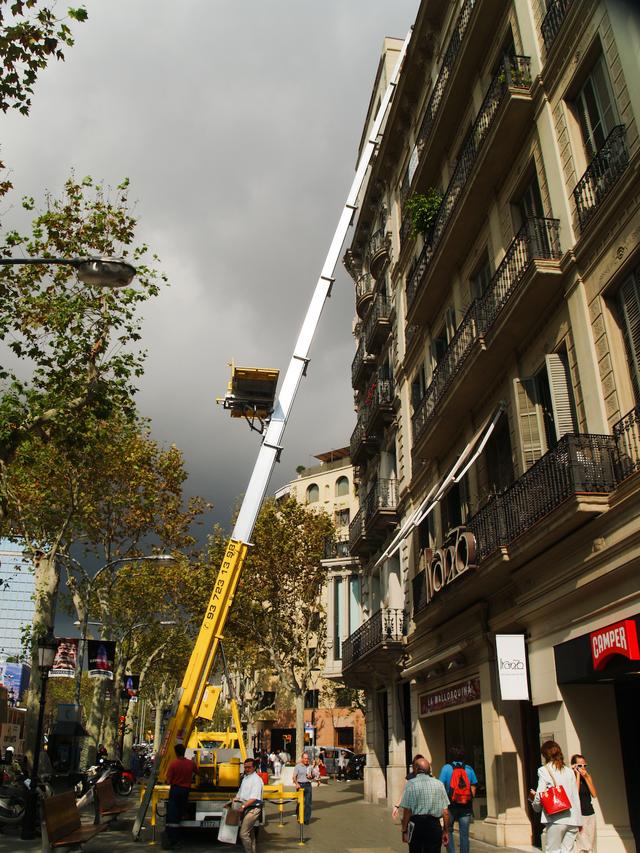 Moving, Barcelona-style.