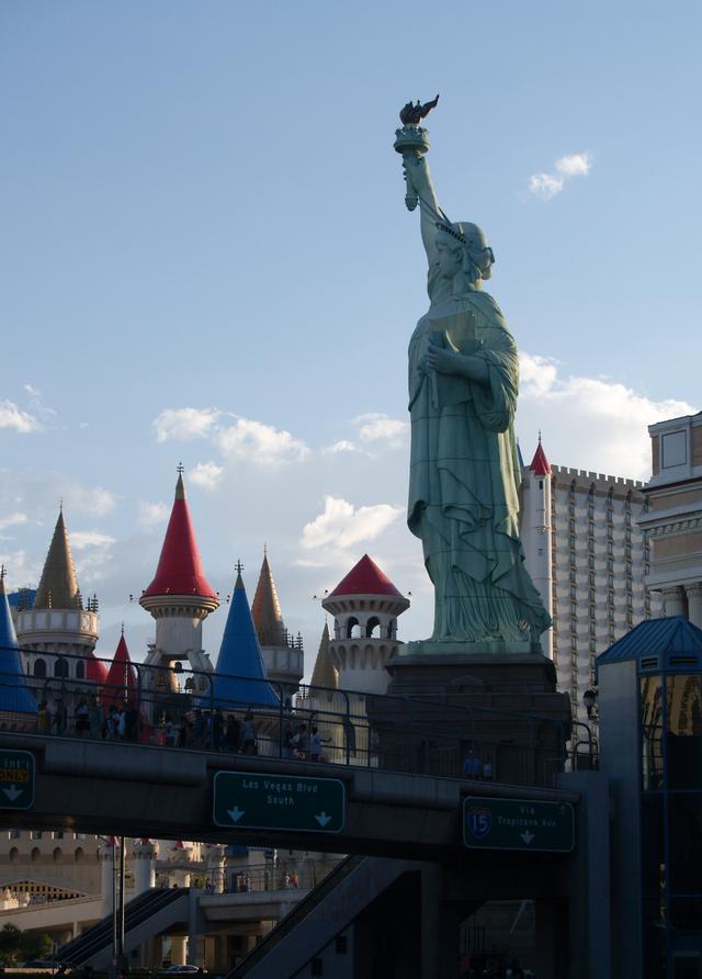 New York and Camelot, Vegas