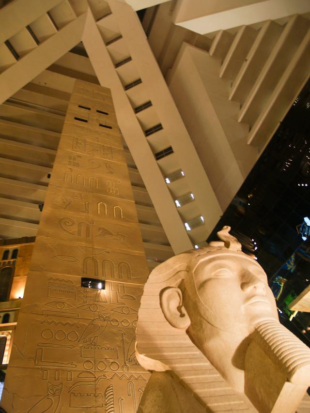 The Sphinx, Vegas-style