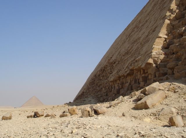 pyramidsatdahshur.jpg