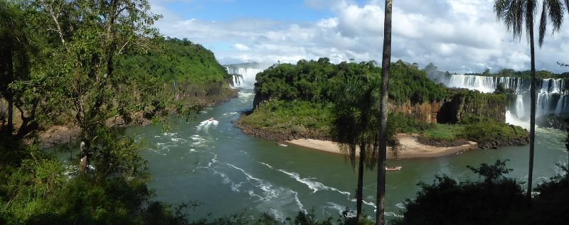 uppertrailpanoramaiguazunp.jpg