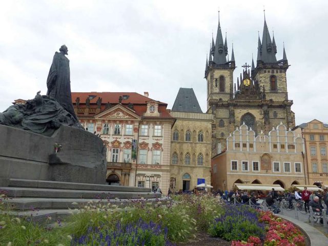 oldtownsquareprague.jpg