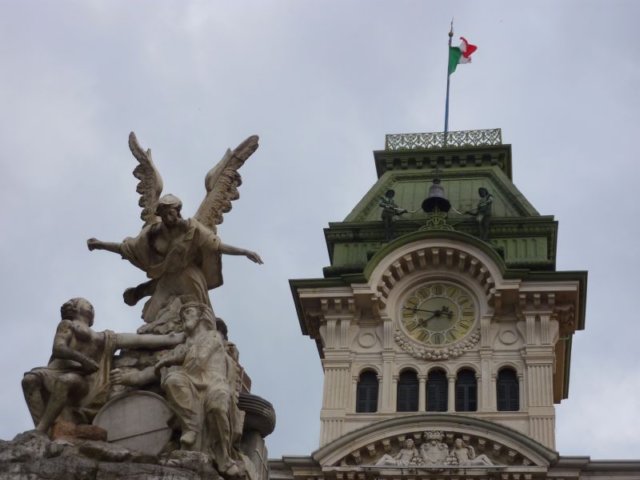 detailofthepiazzadellunitatrieste.jpg