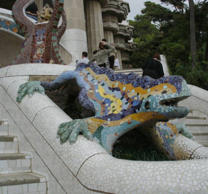 thedragonfountainparkguell.jpg