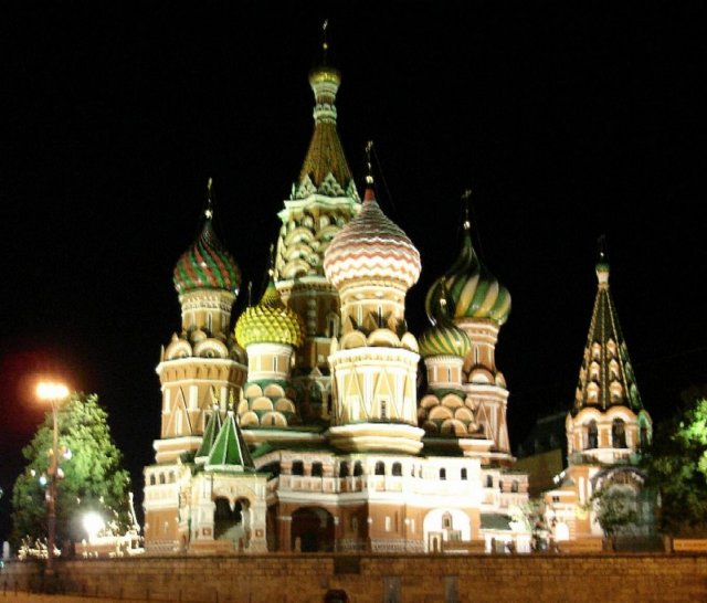 stbasilsatnight.jpg