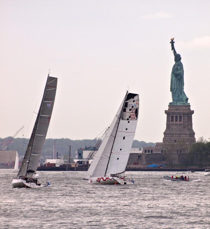 Bodacious Dream and Dragon battle for position